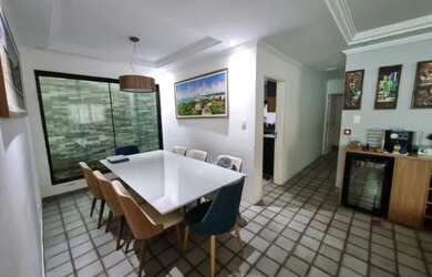 Imagem 7: Casa em Candeias com 300m2, piscina, churrasqueira e energia solar produzindo 1400kwh