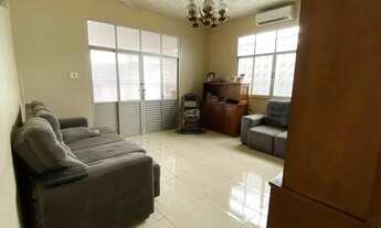 Imagem 2: ALUGO CASA COM 5 DORMITÓRIOS PRÓXIMO AO CENTRO DA CIDADE