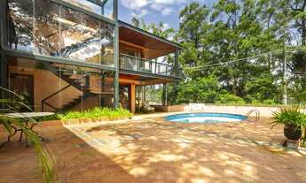 Imagem 4: Casa com projeto de Carlos Bratker com infraestrutura completa