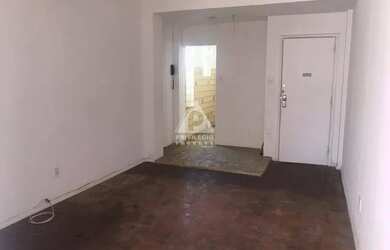 Imagem 6: Copacabana - Quarto e sala em rua nobre na quadra da praia