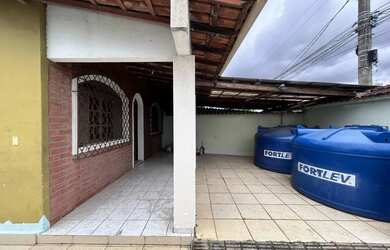 Imagem 3: Casa 6 quartos na Praia do Morro com ampla estrutura, 5 vagas de garagem e excelente local