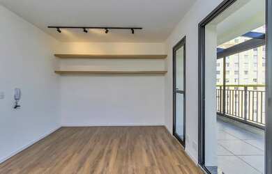 Imagem 4: COBERTURA - RETROFITADA COM MARCENARIA E AR - 70 METROS