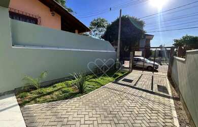 Imagem 4: Sofisticação e Conforto no Coração da Cidade Casa de Alto Padrão com Pátio Privativo