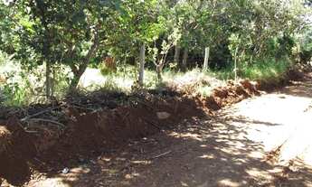 Imagem 2: Área de 1.700metros, terra de plantio com,agua,luz. WhTSApp * Guilherme