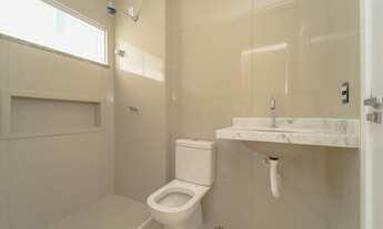 Imagem 2: Casa de condomínio para venda possui 140 metros quadrados com 3 quartos