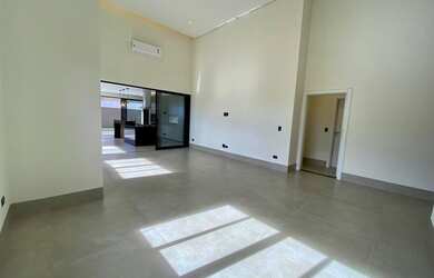 Imagem 5: Casa de condomínio térrea com 198 m², 3 suítes, piscina e gourmet