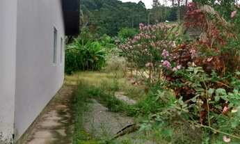 Imagem 3: Casa em local calmo com pátio grande para várias opções de uso