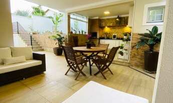 Imagem 7: Casa de condomínio sobrado para venda possui 420 metros quadrados com 4 quartos