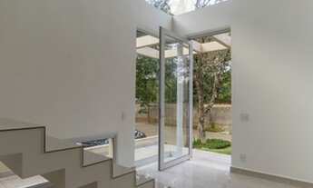 Imagem 5: Casa moderna e nova no coração do Gramado