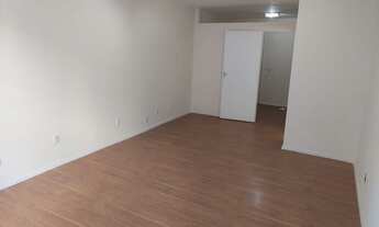 Imagem 2: Excelente sala comercial no coração da Carioca, VLT e Metrô na porta, andar alto e sala no