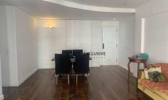 Imagem 7: Avarandado, frontal, 3 vagas de garagem