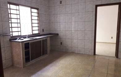 Imagem 2: Casa com 1 dormitório para alugar, por R$ 800/mês - Parque São Francisco - Itatiba/SP