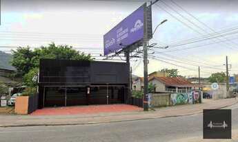 Imagem: Galpão comercial no sul da ilha