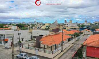 Imagem: Casa com espaço amplo à venda no bairro