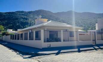 Imagem 5: Casa à venda na Fazenda da Armação, 4 dormitórios, piscina e mais de 500 m² de terreno