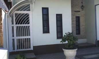 Imagem 2: Imperdível! Residência ou Comércio, 3 Pisos, Pátio, Terraço, 3 Vagas p/Carro, Excelente Lo