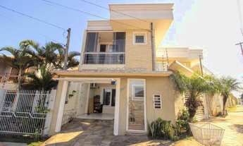 Imagem: Sobrado de 3 dormitórios no bairro Moinhos