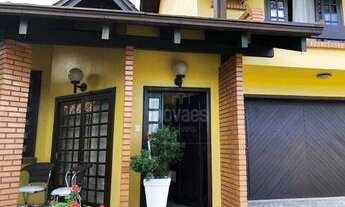 Imagem 2: Venha conhecer esse imóvel encantador que pode ser seu próximo lar! Com área construída: 2