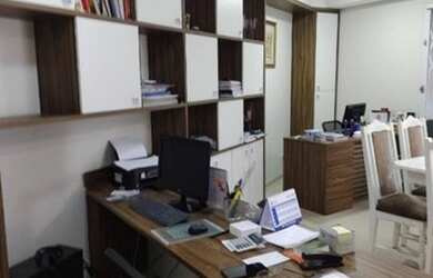 Imagem 7: Sobrado para venda com 193 metros quadrados com 3 quartos em Mercês - Curitiba - PR