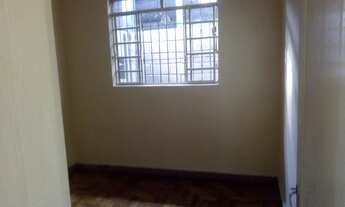 Imagem 6: Casa, galp?es e barrac?o no mesmo terreno pr?ximo ao Corpo de Bombeiros