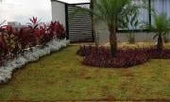 Imagem 2: Casa de condomínio térrea para venda possui 233 metros quadrados com 5 quartos