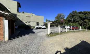 Imagem 2: Terreno comercial com 150m², pronto para lavação e manutenção de veículos na rua Amazonas