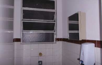 Imagem 4: Sala Comercial p/ aluguel possui 30 m2 quadrados e 1 quarto em Centro Histórico - Porto Al