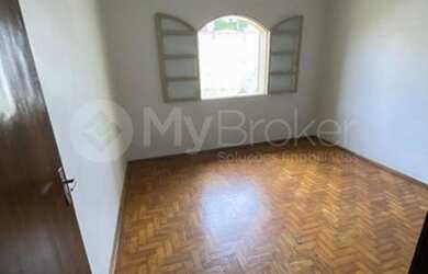 Imagem 4: Casa com 5 quartos - Bairro Santa Mônica em Uberlândia