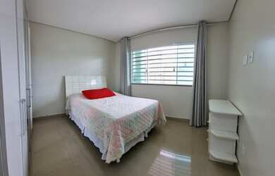 Imagem 7: Casa para venda tem 215 metros quadrados com 3 quartos