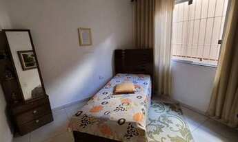 Imagem 2: Casa para venda possui 250 metros quadrados com 3 quartos em Marapé - Santos - SP