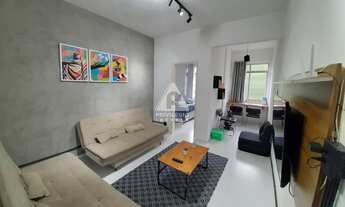 Imagem 2: Original sala quarto reformadíssimo com vista verde em Copacabana!!!