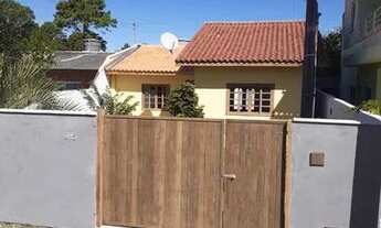 Imagem 2: Casa sozinha no pátio