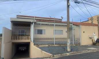 Imagem: Casa com 6 quartos - Bairro Alvorada em