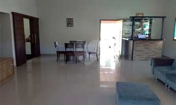 Imagem 6: Casa com 3 suítes e com piscina a venda próximo ao centro de Mairiporã-SP