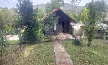 Imagem 2: Charmosa casa em condomínio fechado na Serra da Cantareira