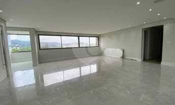 Imagem 7: Apartamento lindo, amplo, totalmente reformado, 4 quartos, 1 (suíte), 2 vagas