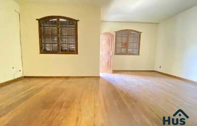 Imagem 7: Casa com 4 Quartos, 2 Suítes, Varanda e 5 Vagas no Bairro Planalto