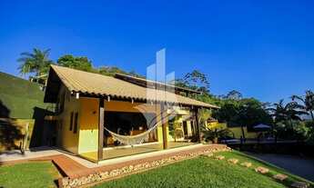 Imagem 6: Uma casa que é um verdadeiro refúgio da movimentação da cidade! Pense que delicia morar aq