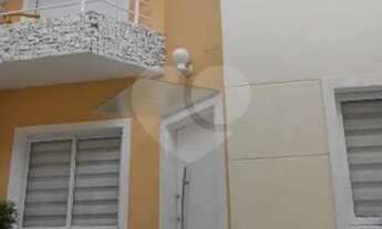 Imagem 2: Casa em condomínio fechado, com 2 quartos, 2 vagas, piscina e playground