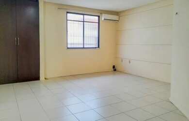 Imagem 4: AMPLA CASA COM AREA PRIVATIVA DE APROX. 254 M² CIDADE VELHA