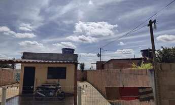 Imagem 5: Vende-se uma casa com um enorme lote