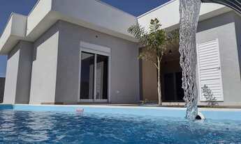 Imagem: Casa térrea em Condomínio Fechado por