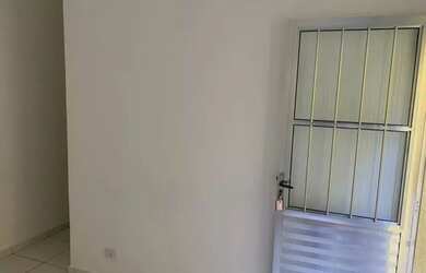 Imagem 3: Casa térra com 01 dormitório, sala, cozinha, banheiro e área de serviço - 1915