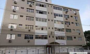 Imagem: 2 quartos, elevador e vaga demarcada