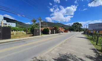 Imagem 2: Lote/Terreno para venda possui 748 m² em Ribeirão da Ilha - Florianópolis - SC