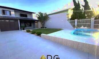 Imagem: Sobrado 5 dormitórios 1 suíte - Bairro