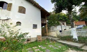 Imagem: 2 sobrados a venda sendo cada sobrado com