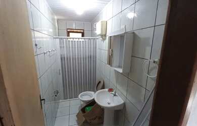 Imagem 5: Casa Averbada c/ 04 quartos, quintal nos fundos, valor negociável !!