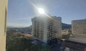 Imagem 2: Ótimo apartamento vazio com vista parcial para a Baía de Guanabara!