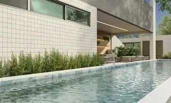 Imagem: RCR) Praça da Trindade 100 Nascente